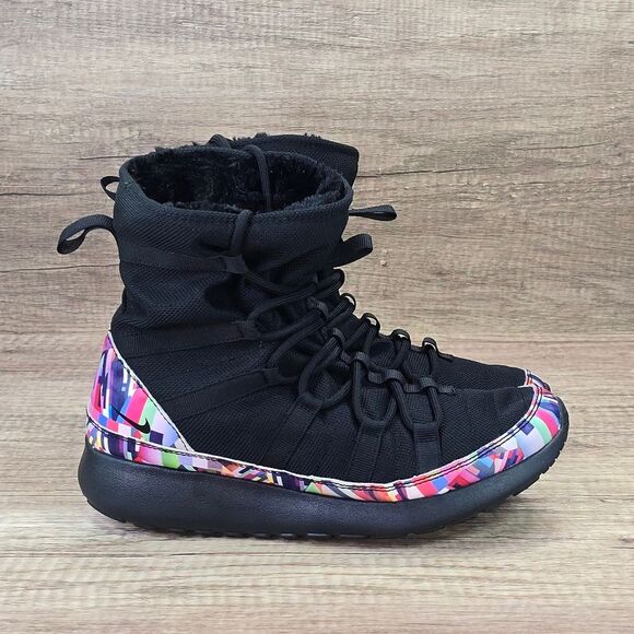 Nike Roshe One High Print GS Youth Size 5.5Y Women's Size 7 Black Lined Boots - Picture 1 of 9